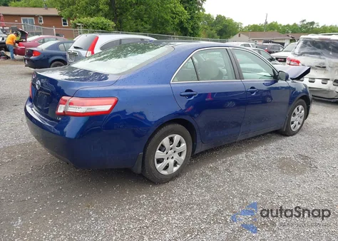 2011 Toyota Camry Le z USA, uszkodzony, nr VIN 4T1BF3EK4BU707127